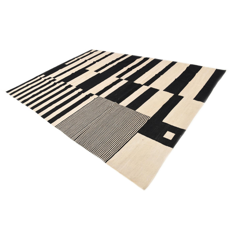 Noor Black and White Rug