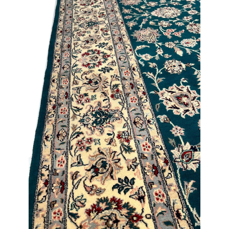Floral Area Rug in Green