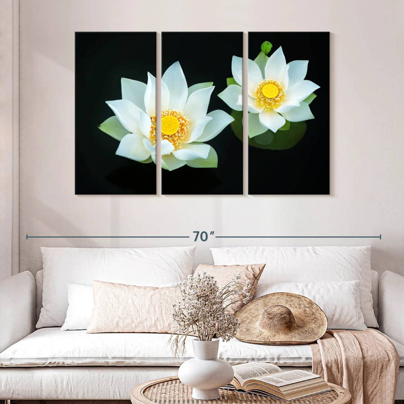 Harnek Lotuses sur fond noir, H 32 po x l 50 po