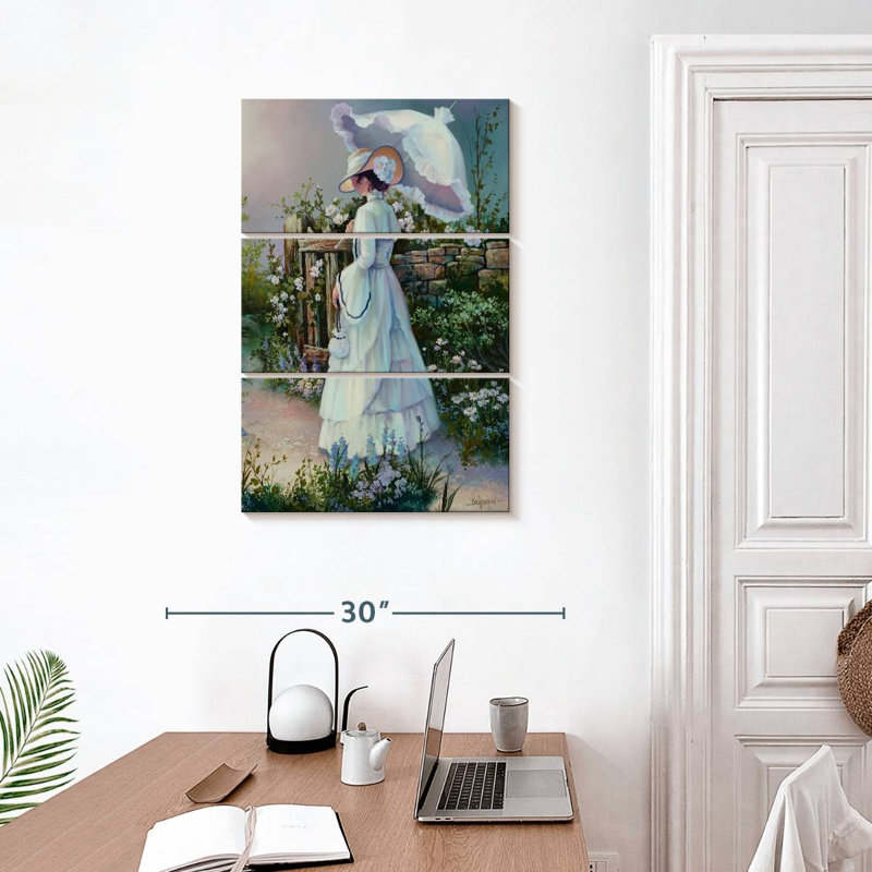 Leisha Lady Victoria, 32" H x 20" W