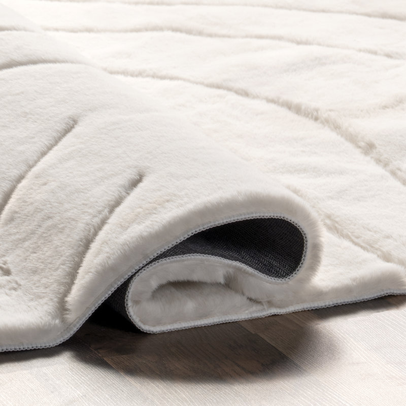 Camari SuperiorWash Contemorary Faux Rabbit Machine Washable Area Rug, Rectangle 7'6" x 9'6"