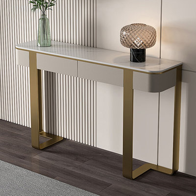 Esthétique moderne et console pratique