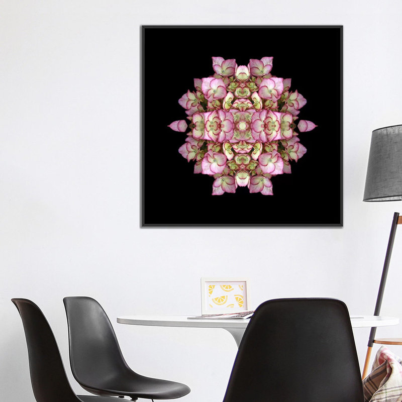 « hortensia symmetry », impression sur toile, Toile avec cadre noir, Pas de tapis, H 18 po x l 18 po x P 1,5 po