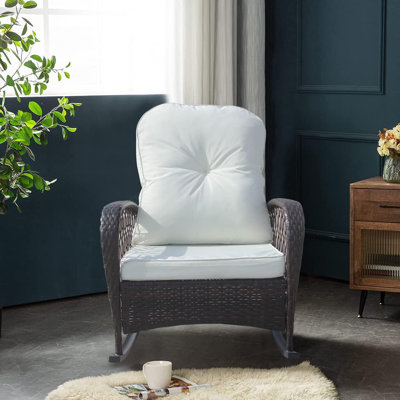 Chaise berçante d'extérieur en osier Roschelle