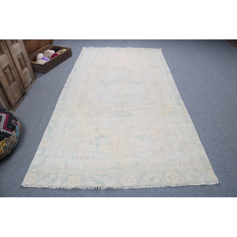 Le tapis turc Oushak fabriqué à la main de couleur neutre est un ajout élégant à tout salon