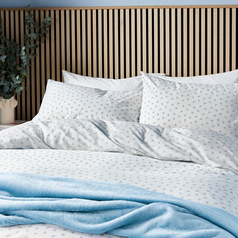 Leaf Sprig Duvet Cover Set, Blue Floral, Kingsize Duvet Cover + 2 Pillowcases