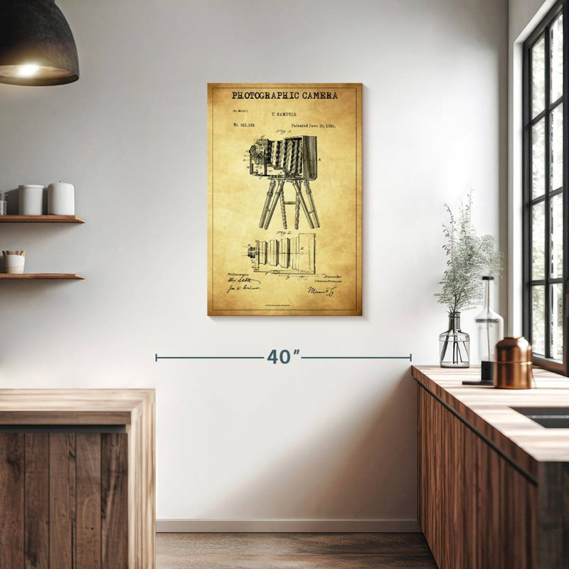Appareil photographique Ladarrin, H 36 po x l 24 po