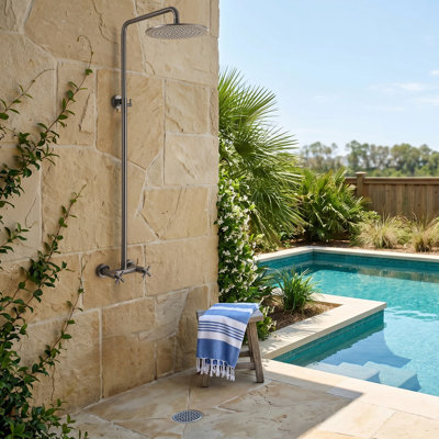 Douche d'extérieur à hauteur réglable 10 po Contemporary