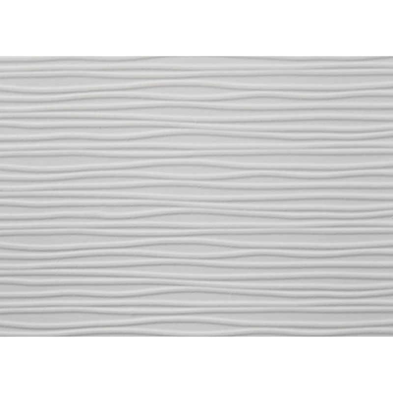 Grand lit blanc avec cadre géométrique et profil bas pour une chambre de style avec des pieds de soutien de forme géométrique.
