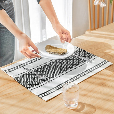 Gunda Cotton Geometric Rectangle Placemat