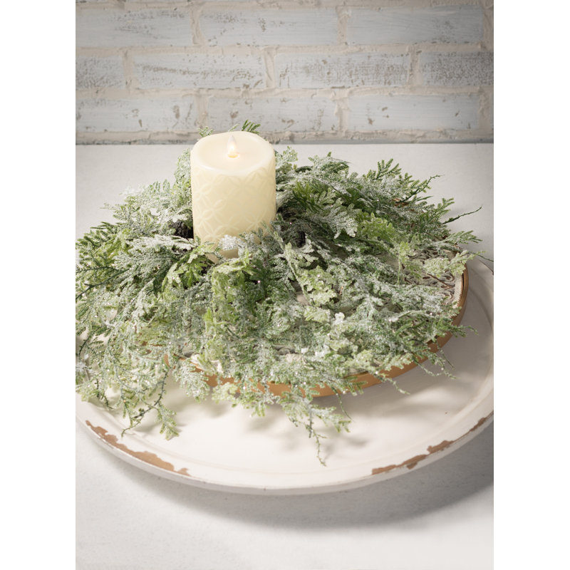 Couronne de fougère artificielle givrée, H 21 po x l 21 po x P 4 po