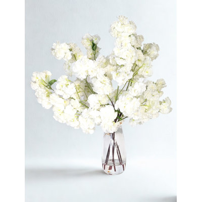 Arrangement de fleurs de cerisier en fleurs