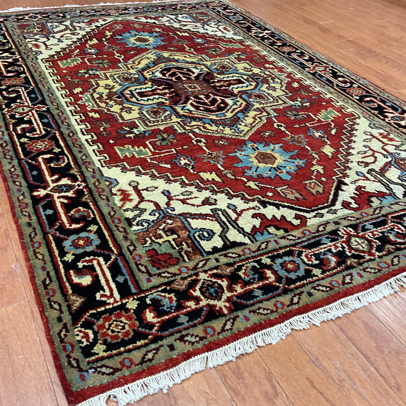  Handmade Serapi Wool Rug