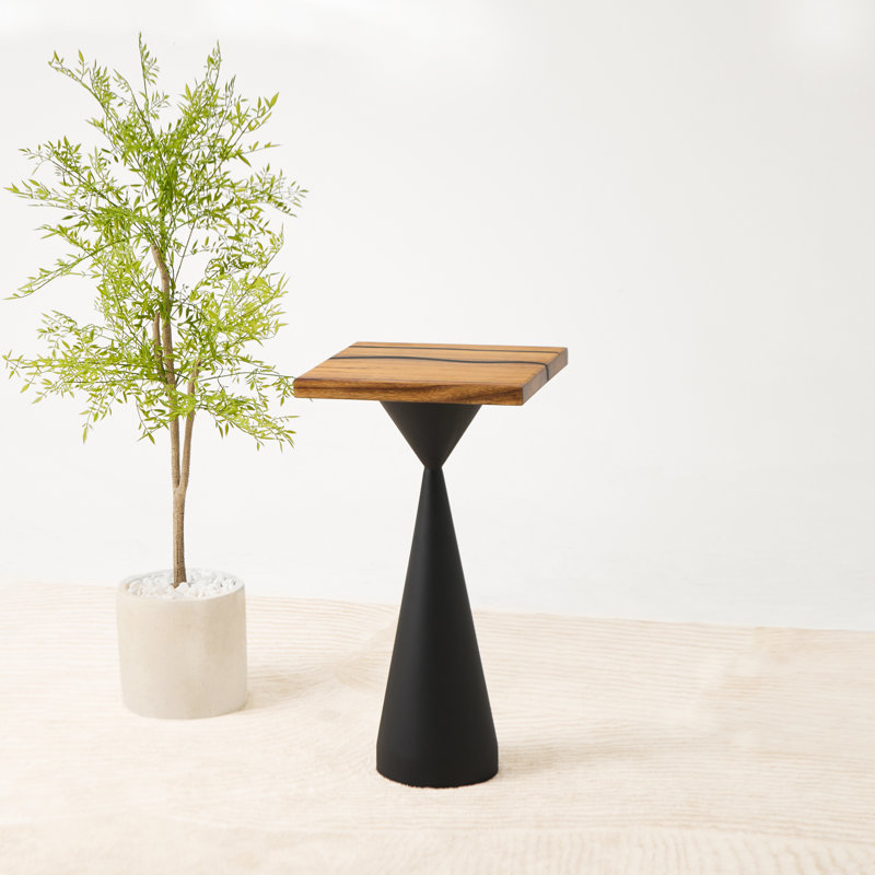 Table d'appoint carrée en bois époxy de 15 po de diamètre , H 28 po x L 15 po x l 15 po