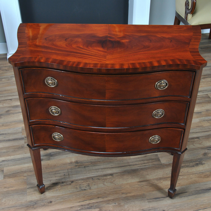 Hepplewhite Accent Chest