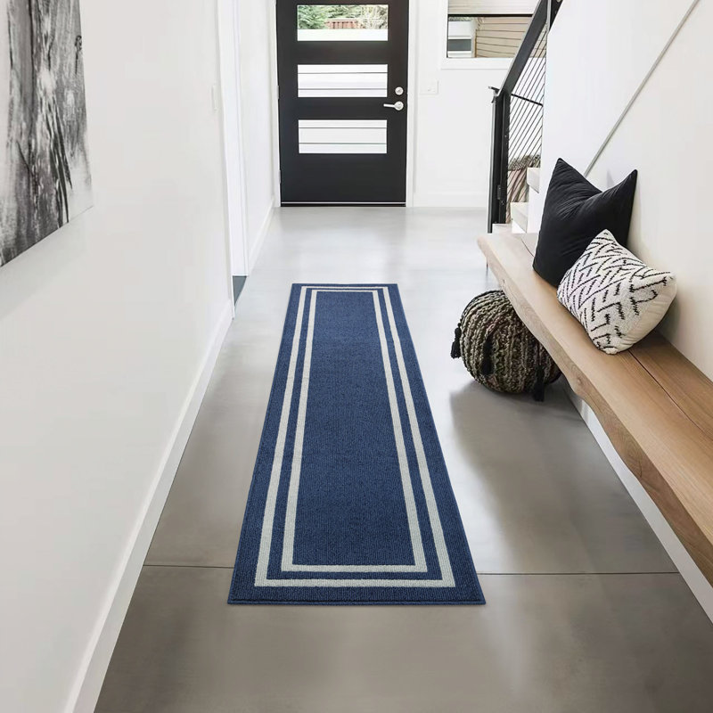 Tapis gris foncé / blanc à double bordure touffeté à la machine, Rectangle 2 pi 6 po x 12 pi