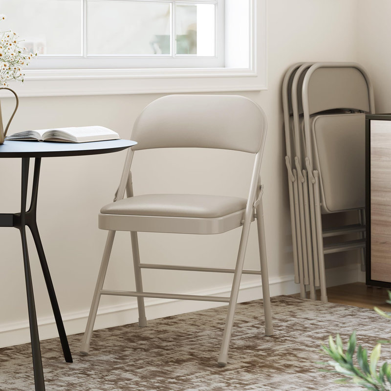 Chaises pliantes avec coussin et dossier rembourrés, Beige