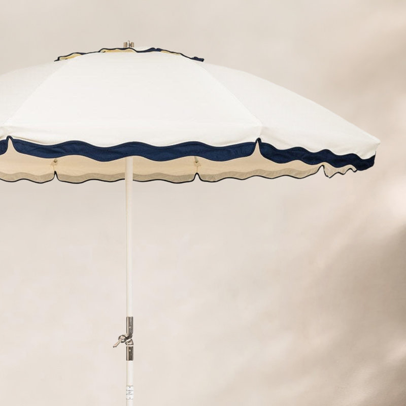 Club Umbrella, Rivie White