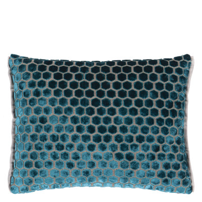 Jabot Velvet Decorative Pillow