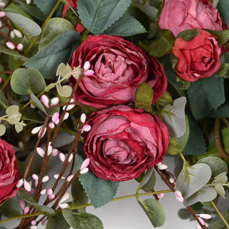 Couronne de porte florale 26 po Eucalyptus Berry, Rouge