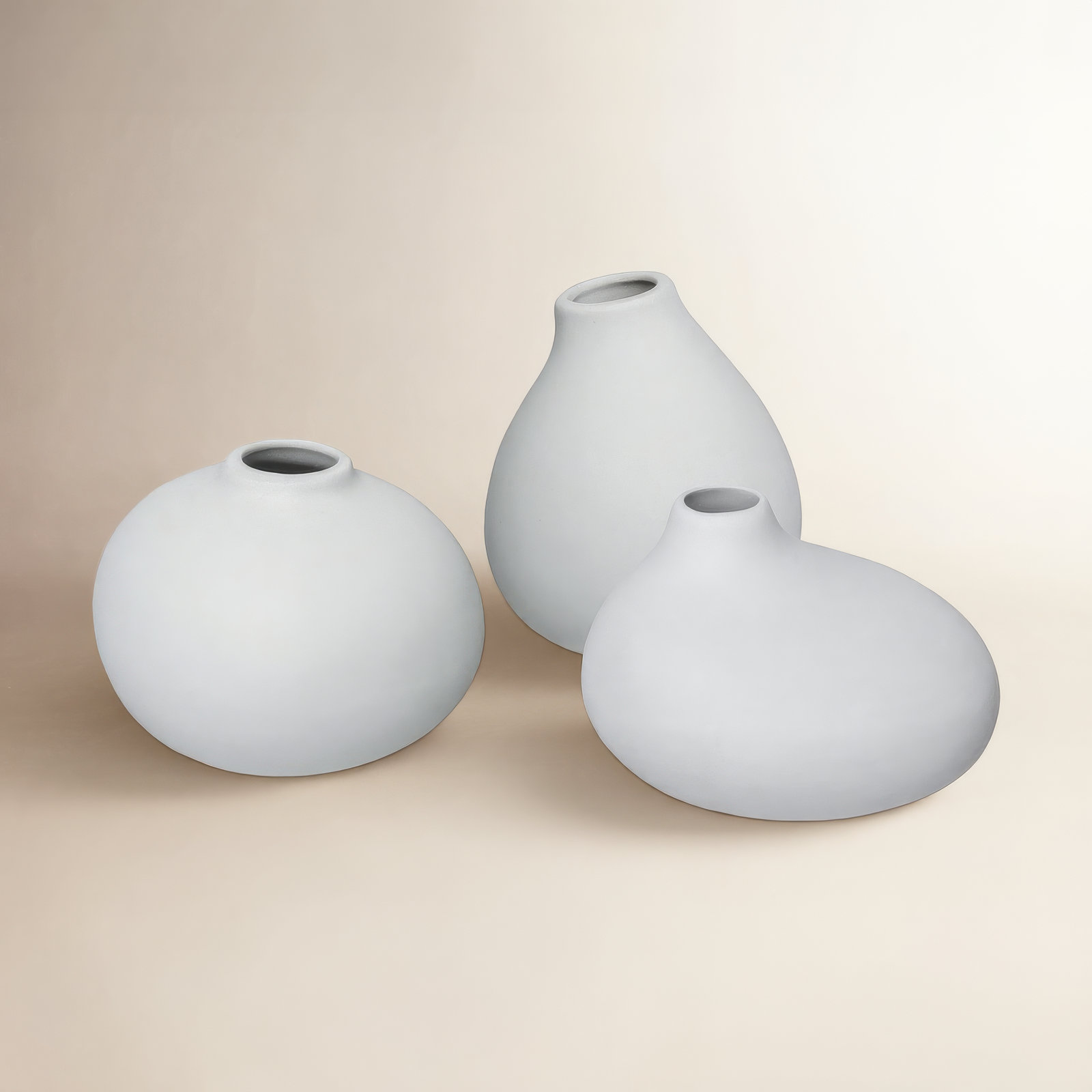 Nona Porcelain Table Vase, Microchip