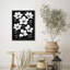 Impression murale encadrée florale noire et blanche, design botanique élégant pour une décoration chic-115706478-115706474