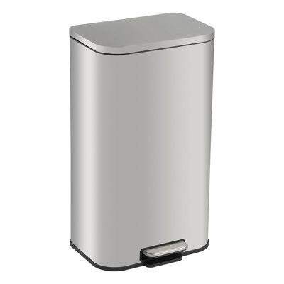 Poubelle à pédale en acier inoxydable de 8 gallons avec couvercle à fermeture douce et seau intérieur amovible, argent, durable et élégant pour la cuisine, le bureau et la salle de bain, résistant aux empreintes digitales et aux odeurs
