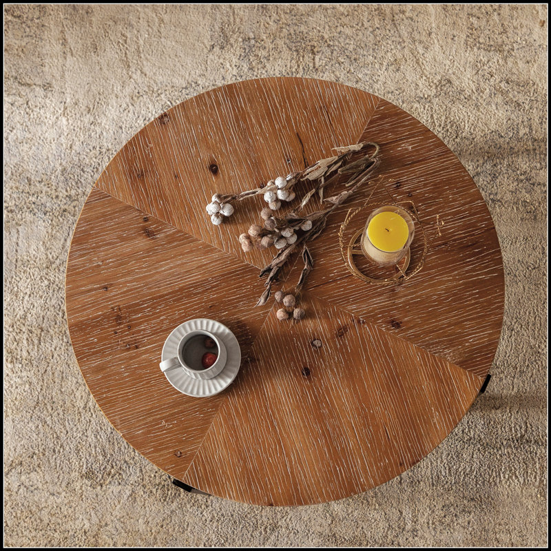 Table basse épissée moderne rétro avec plateau en bois de sapin et pieds croisés noirs robustes pour un design élégant et durable