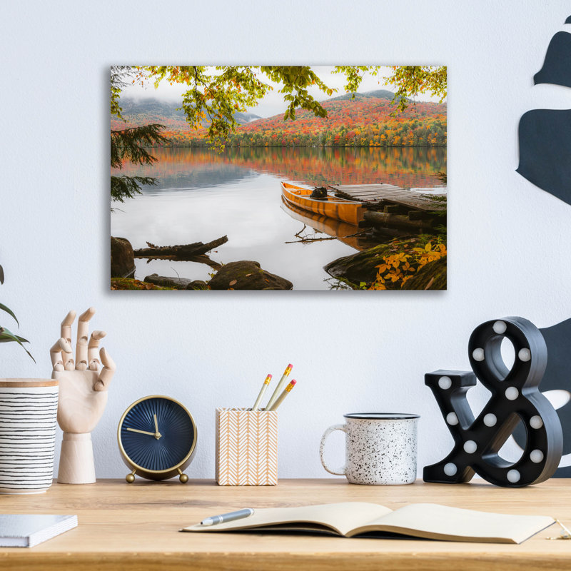 «Autumn Morning On Lake Placid Dock with Canoe» par Jonathan Zaharek 16 po x 12 po