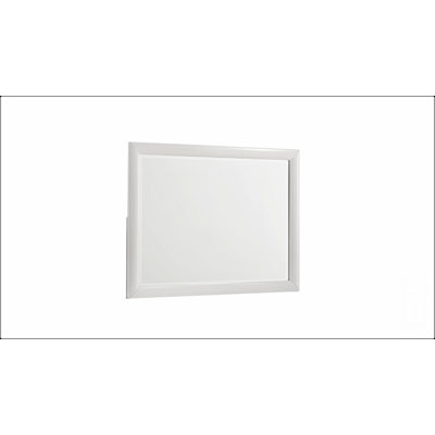 Sleek And Minimalist Wall Mirror With Durable Wood Frame, Perfect For Enhancing Light And Space In Modern Interiors.