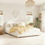Structure de lit tapissier grand format moderne avec tissu en lin et pieds en bois massif, parfaite pour le confort et le style dans n'importe quelle chambre à coucher.-77831911
