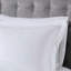 Édredon en coton double / grand 500tc, bordure brodée élégante, duvet synthétique, couette amovible avec fermeture à glissière et attaches intérieures.-118640947