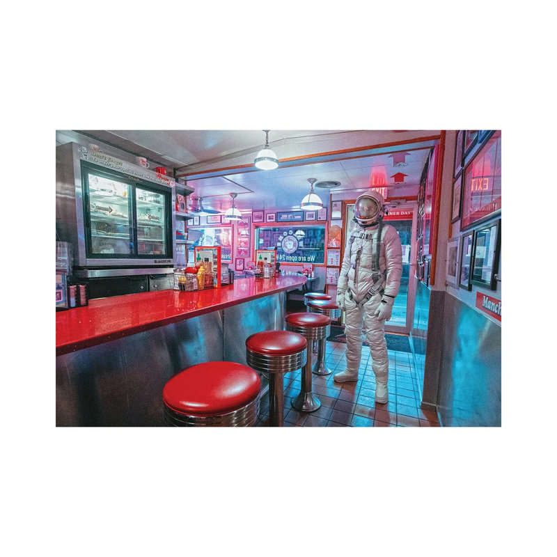 «The Lonely Astronaut IX» par Karen Jerzyk - reproduction d'art sur toile tendue, H 12 po x l 18 po x 1,5 po