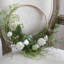 Panier de noël artificiel en rose de fleurs