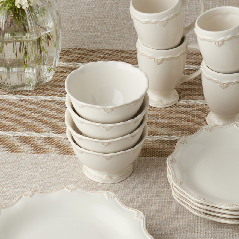 Ensemble de 4 bols à céréales Heritage Scroll - bols en grès de 16 oz avec piédestal sculpté et rebord à volutes en relief - glacis ivoire élégant - style classique pour le petit-déjeuner, la soupe et plus encore