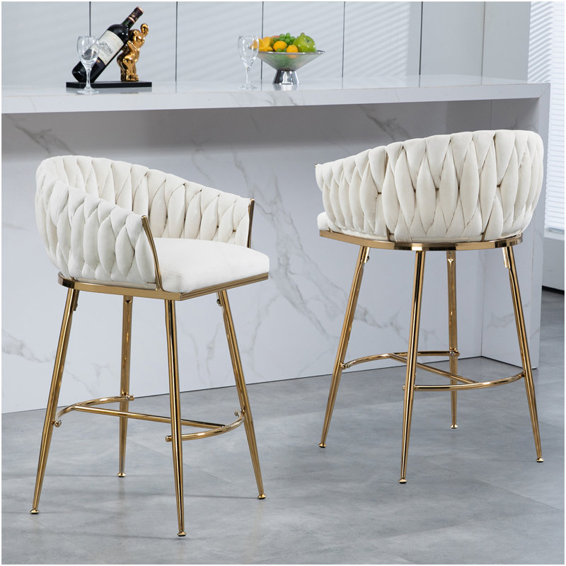 Tabouret de bar 26 po à hauteur de comptoir en velours pour îlot de cuisine avec dossier ondulé à la main, base chromée dorée et repose-pieds (BEIGE)