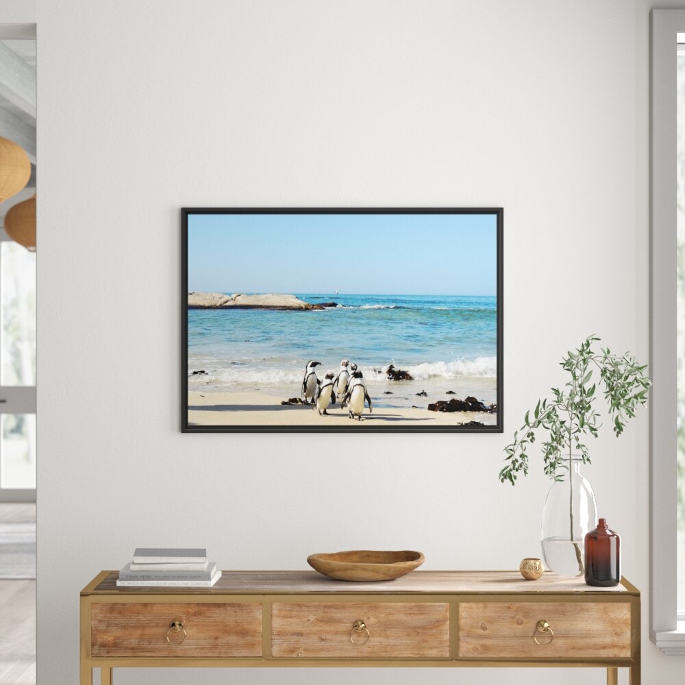 Gerahmtes Wandbild Pinguine am Strand