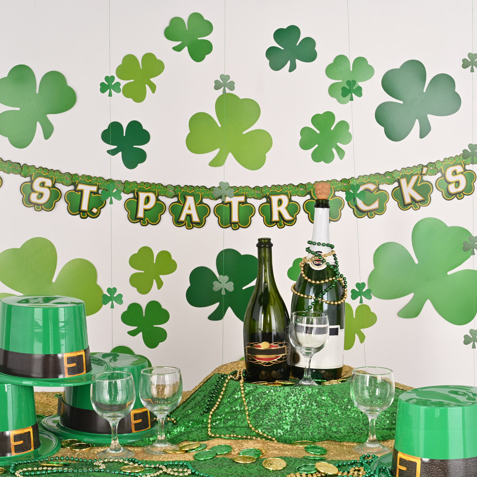 Forbis Shamrock Stringer Garland