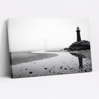 Art mural sur toile phare noir et blanc sur une côte rocheuse en brouillard