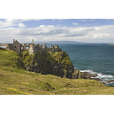 " Dunluce Castle, Northern Ireland "