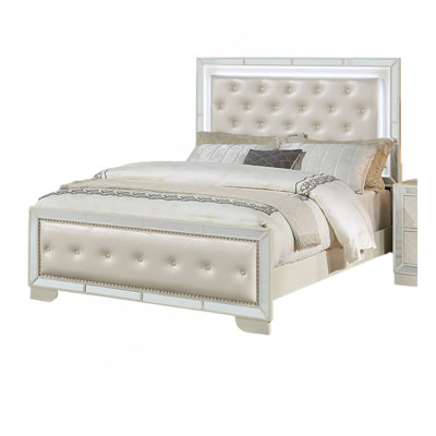 Grand lit crème capitonné ivoire touffeté en similicuir avec lumières DEL et cadre de lit à panneau 1Pc