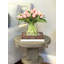 Vraies tulipes dans un vase en verre-1820947972