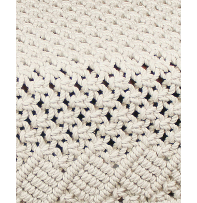 Arsula Runner Yarn Table Runnner, White