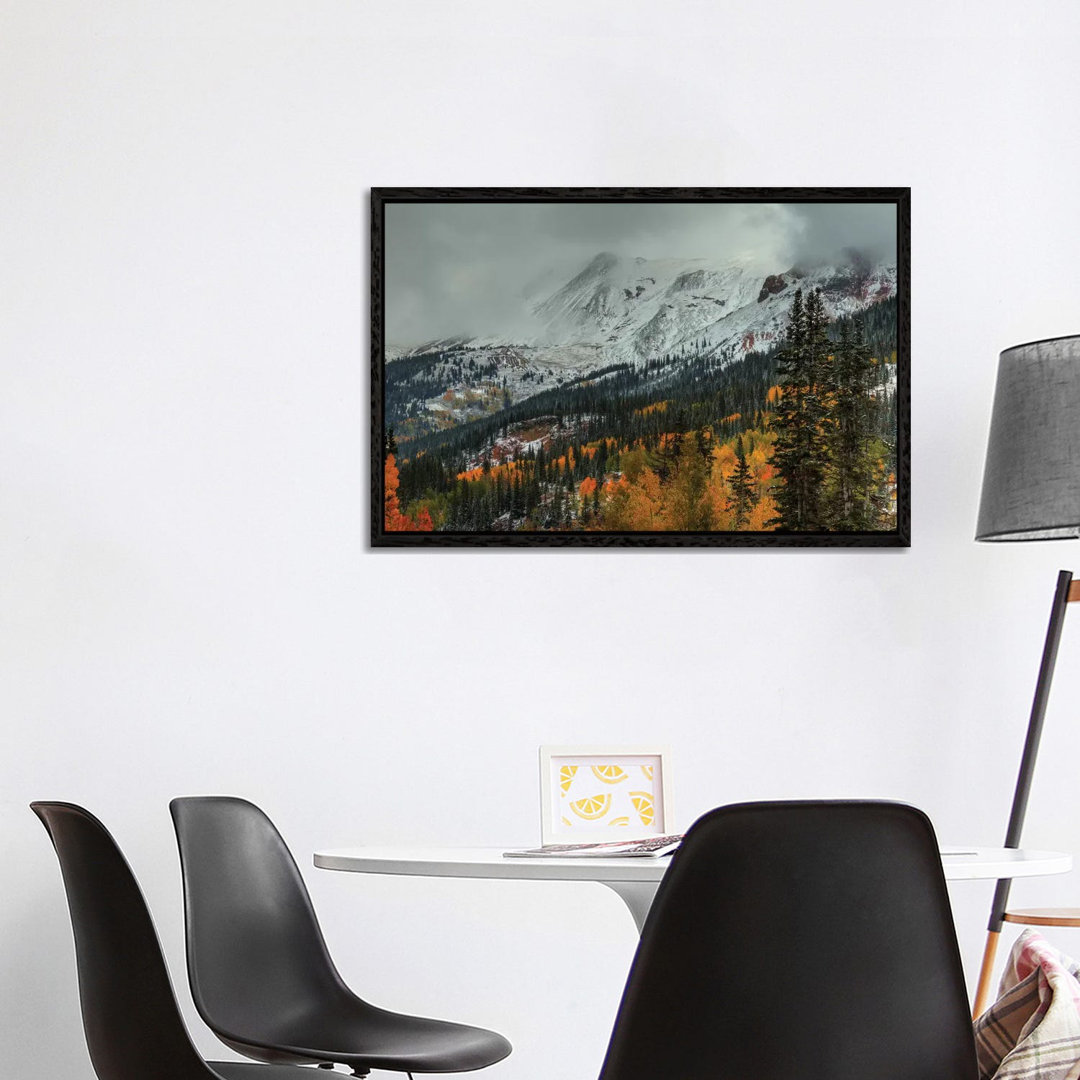 Dunkler Sturm über dem Red Mountain Pass von Bill Sherrell - Galerie-verpackte Leinwand Giclée auf Leinwand