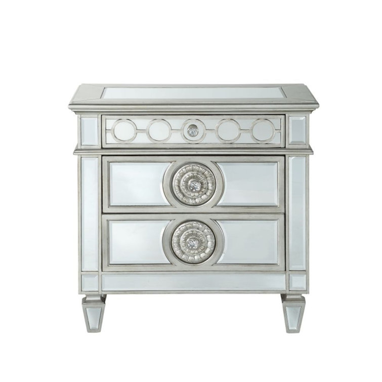 Kesean 3 - Drawer Nightstand in Gray/White