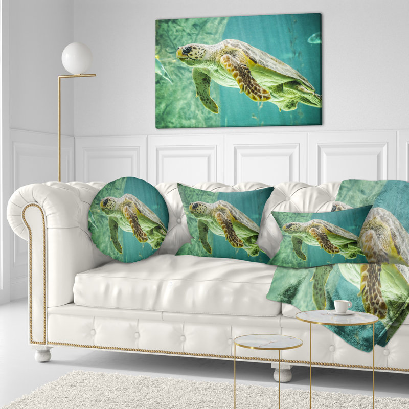 Grande tortue nageant - Coussin imprimé animal