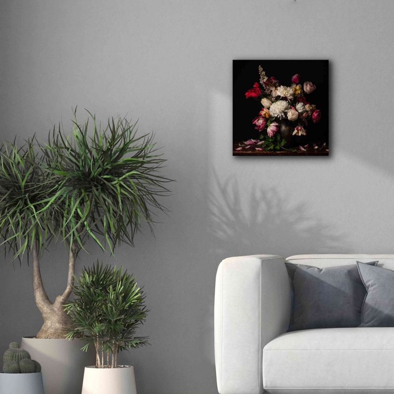 «Mums the Word» par Leah McLean,, H 18 po x l 18 po x P 0,75 po