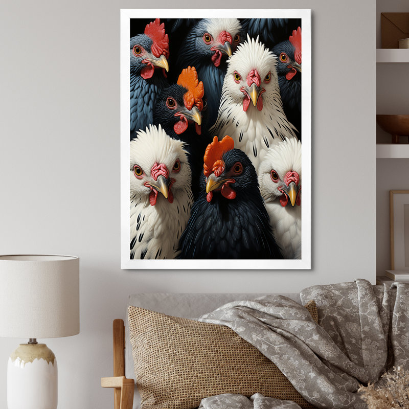 «White Roosters Farm Assemblage II», art mural, H 20 po x l 12 po x P 1 po, Cadre simple blanc