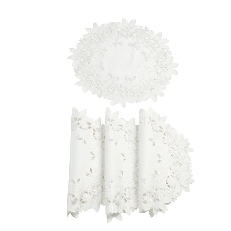 Napperon en polyester avec broderie élégante Deandra
