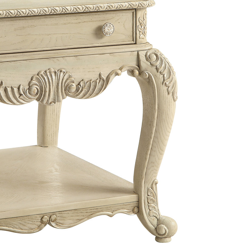 Table de bout blanche antique avec un tiroir spacieux et une tablette inférieure